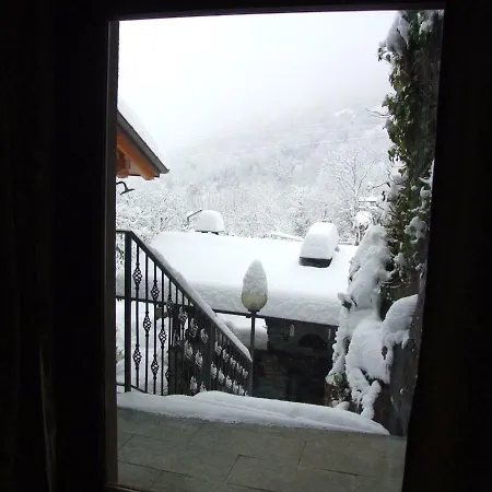 Le Rocher Dom wakacyjny *